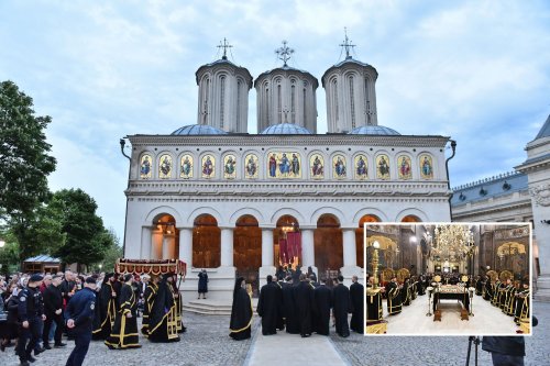 Prohodul Domnului cântat de bucureșteni la Catedrala Patriarhală
