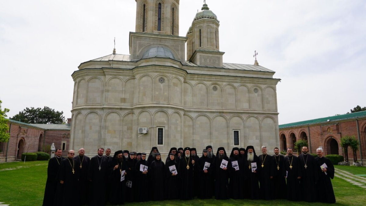 Sinaxă monahală în Arhiepiscopia Târgoviștei