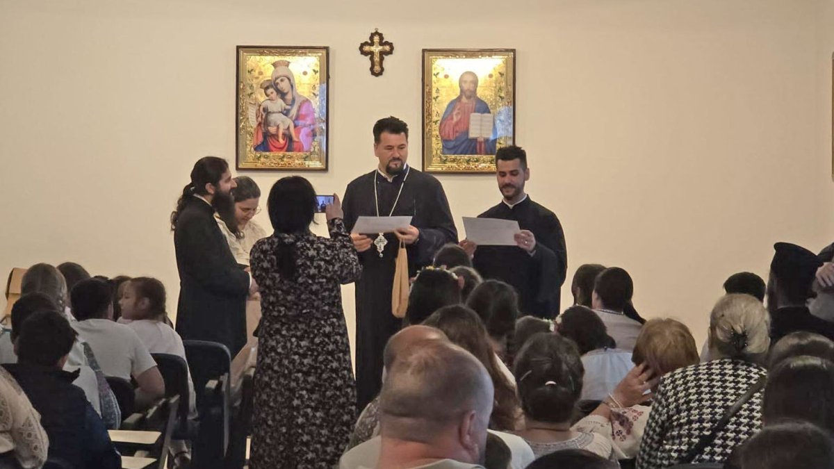 Tineri din Arhiepiscopia Târgoviștei, câștigători ai unui concurs de icoane