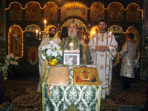 Liturghie arhierească în Parohia Horia