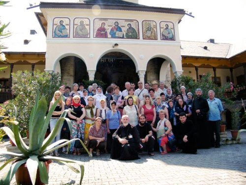 Pelerini bănăţeni la mănăstiri moldave