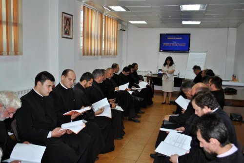 Seminar de formare pentru preoţi în cadrul Episcopiei Sloboziei şi Călăraşilor