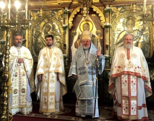 Biserica „Sfântul Spiridon” din Ploieşti şi-a sărbătorit ocrotitorul