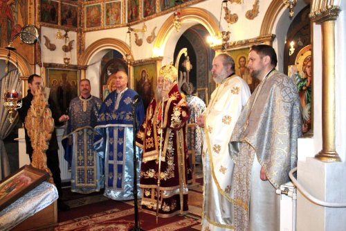Liturghii arhiereşti la Craiova şi Severin
