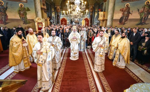 Patriarhul României a slujit la Mănăstirea Cernica