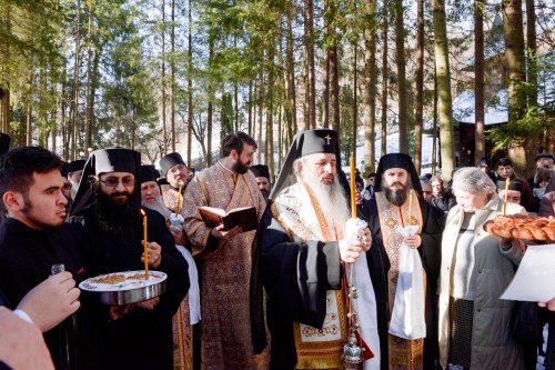 Liturghie și Parastas la Mănăstirea Sihăstria