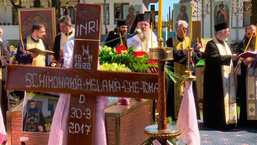 Înmormântarea schimonahiei Melania Toma de la Mănăstirea Zamfira
