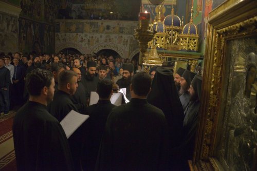 Slujbă arhierească de noapte, în cadrul Festivalului de Muzică Bizantină de la Iaşi