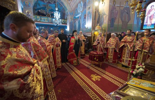 Liturghie arhierească în cinstea Sfântului Ierarh Nectarie Taumaturgul, la Târgu Neamţ