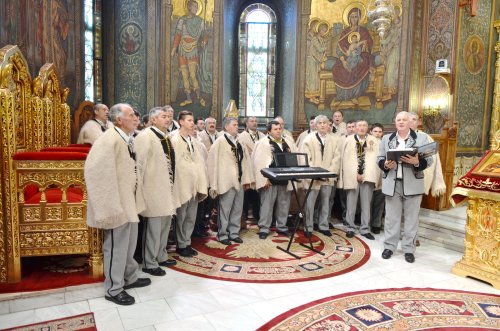 Colindători maramureșeni la Patriarhia Română