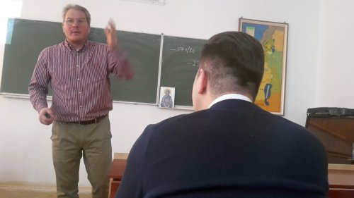 Întâlnire a studenţilor teologi ieşeni cu profesorul dr. Krastu Banev