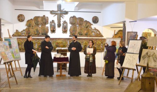 Expoziția „Spiritualitatea creștină reflectată în imaginea satului românesc”, la Timișoara