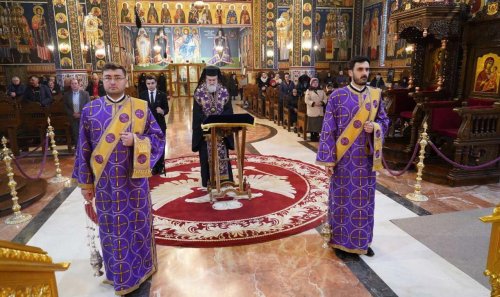 Credincioșii din Slobozia s-au rugat împreună cu ierarhul lor la catedrala orașului