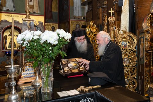 Înaltpreasfinţitul Părinte Mitropolit Andrei, în vizită la Mănăstirea Putna
