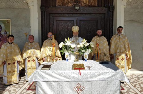 Liturghie arhierească la Biserica „Învierea Domnului” din Târgu Mureș
