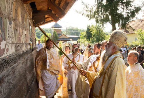Sfințirea bisericii de lemn restaurate din satul Urși