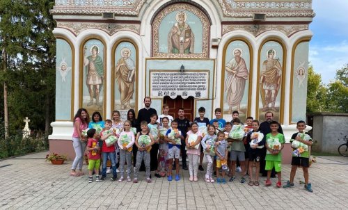 Rechizite și ghiozdane pentru 870 de copii din Protoieria Ilfov Sud