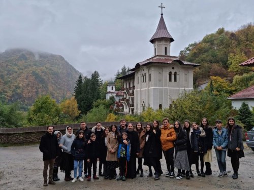 Pelerinaj de suflet al ATOR Banatul de Munte la mănăstirile din Oltenia