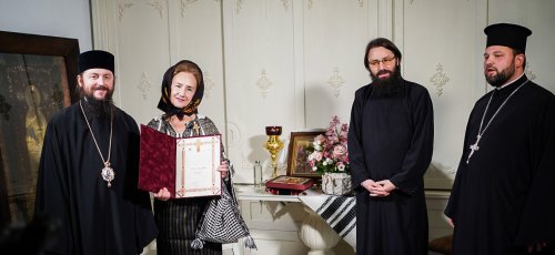 Sofia Vicoveanca a primit cea mai înaltă distincție a Arhiepiscopiei Sucevei și Rădăuților - Ordinul „Crucea Bucovinei”
