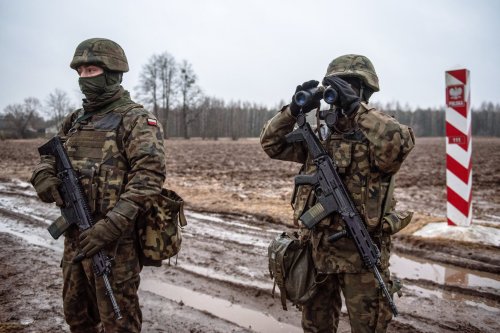 NATO se întărește în est, dar nu va interveni direct în Ucraina