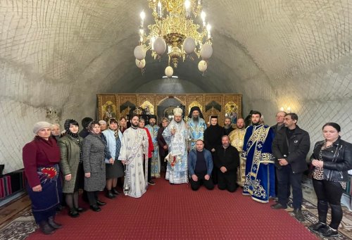 Slujire arhierească la Mănăstirea Roșu, Republica Moldova