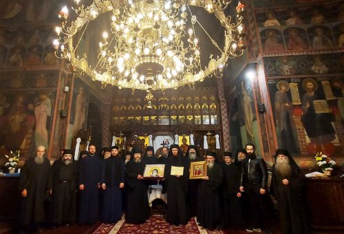 Schitul Poiana Pustnicului a primit veșmântul Sfântului Cuvios Dimitrie Cel Nou