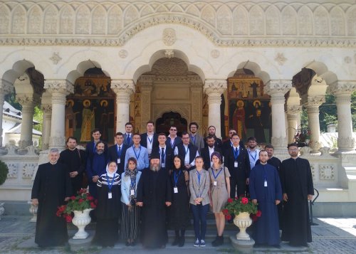 Simpozion național studențesc de la mănăstirea gorjeană Lainici