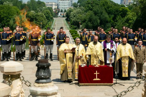 Ceremonii militare dedicate Zilei Eroilor în București