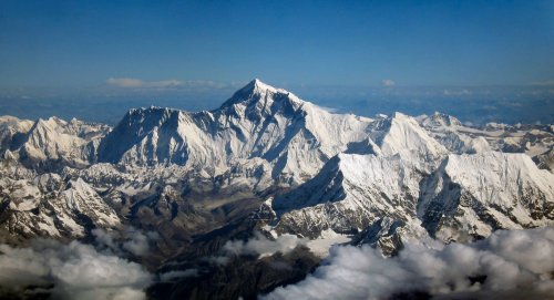 Ce nume a mai avut și are vârful Everest