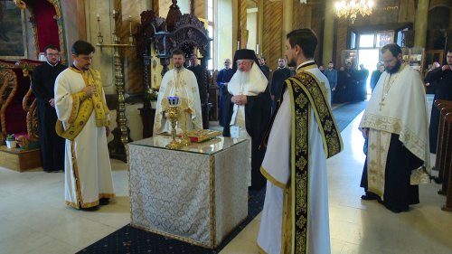 Cursuri pentru obținerea gradelor profesionale în preoție la București
