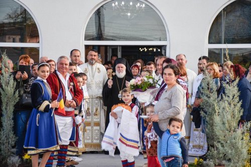 Sărbătoare pentru bulgari, aromâni și români la o biserică tulceană
