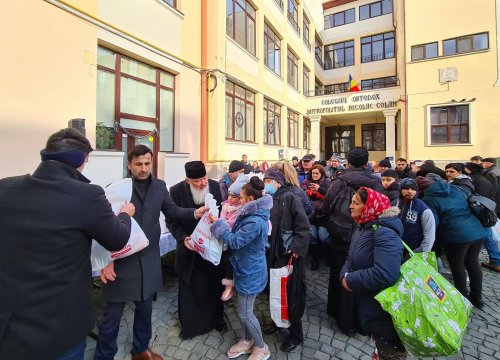 750 de pachete de Crăciun pentru persoane nevoiașe din Eparhia Vadului, Feleacului și Clujului