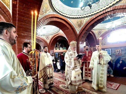 Vizită arhierească  la mănăstirea argeșeană „Nașterea Sfântului Ioan Botezătorul”
