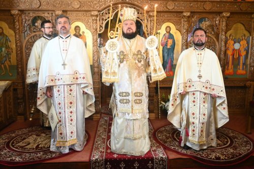 Slujbă de reîntemeiere a Sfintei Mese și sfințire de iconostas la Gălpâia, Sălaj