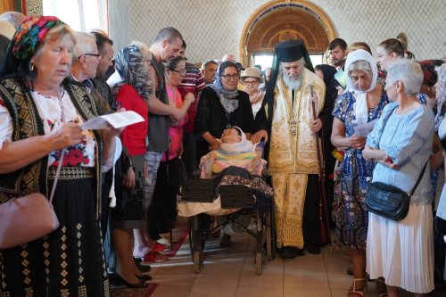 Serbare prin filantropie la Parohia „Sfânta Ana” din municipiul Galați