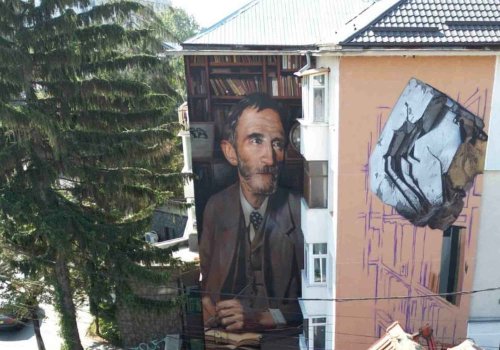 Pictură murală a poetului George Bacovia, la Bacău