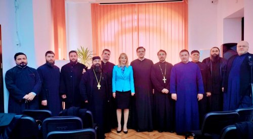 Întâlnire preoțească și conferință la Spitalul Voila din Câmpina