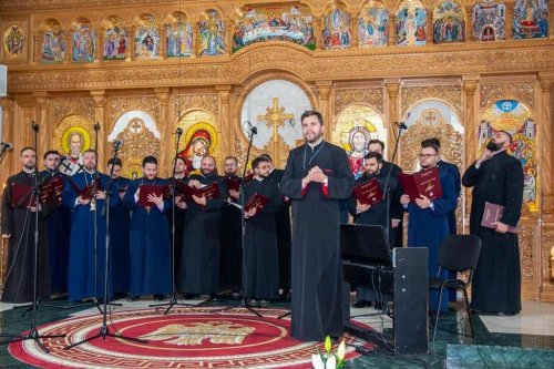 Corala „Armonia” din Constanța a concertat la Onești