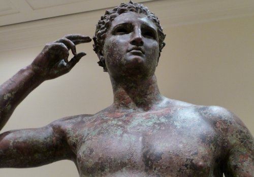 Roma revendică o statuie grecească de la Muzeul Getty