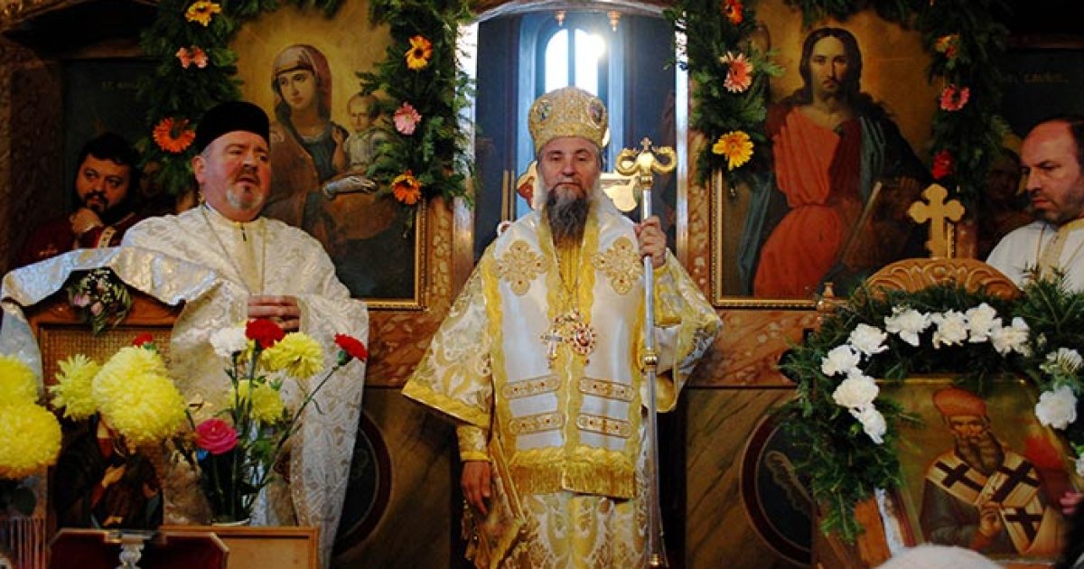 Liturghie arhierească la altarul Bisericii Albe