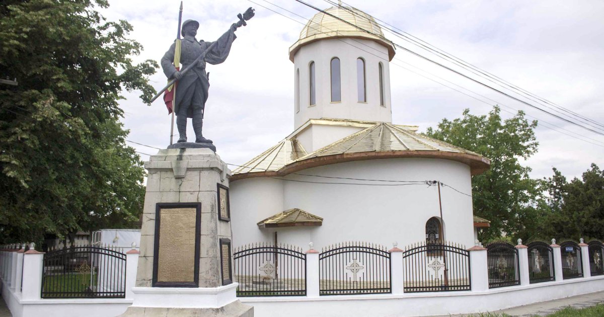 Memoria Marelui Război în monumente, eroi și cruci