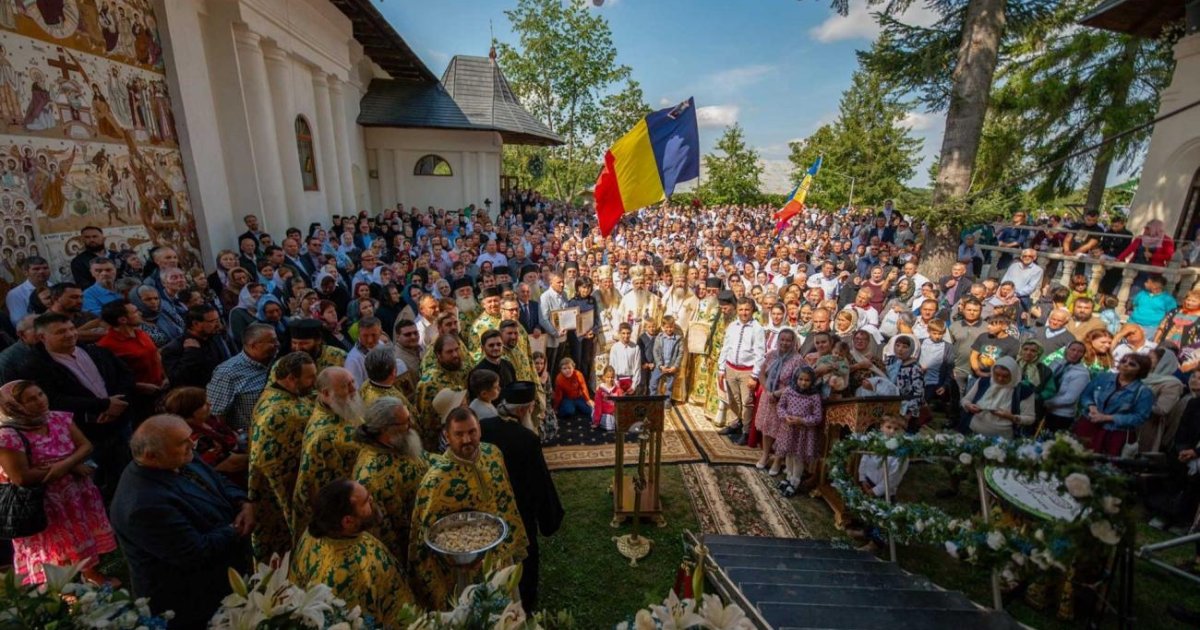 Sfințire de paraclis și hram la Mănăstirea Sihăstria Voronei | Poza 1