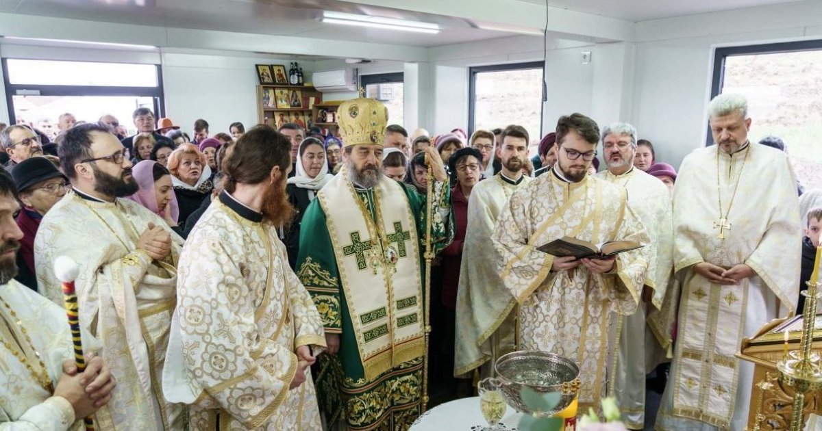 Binecuvântarea unui paraclis provizoriu într-o parohie ieșeană
