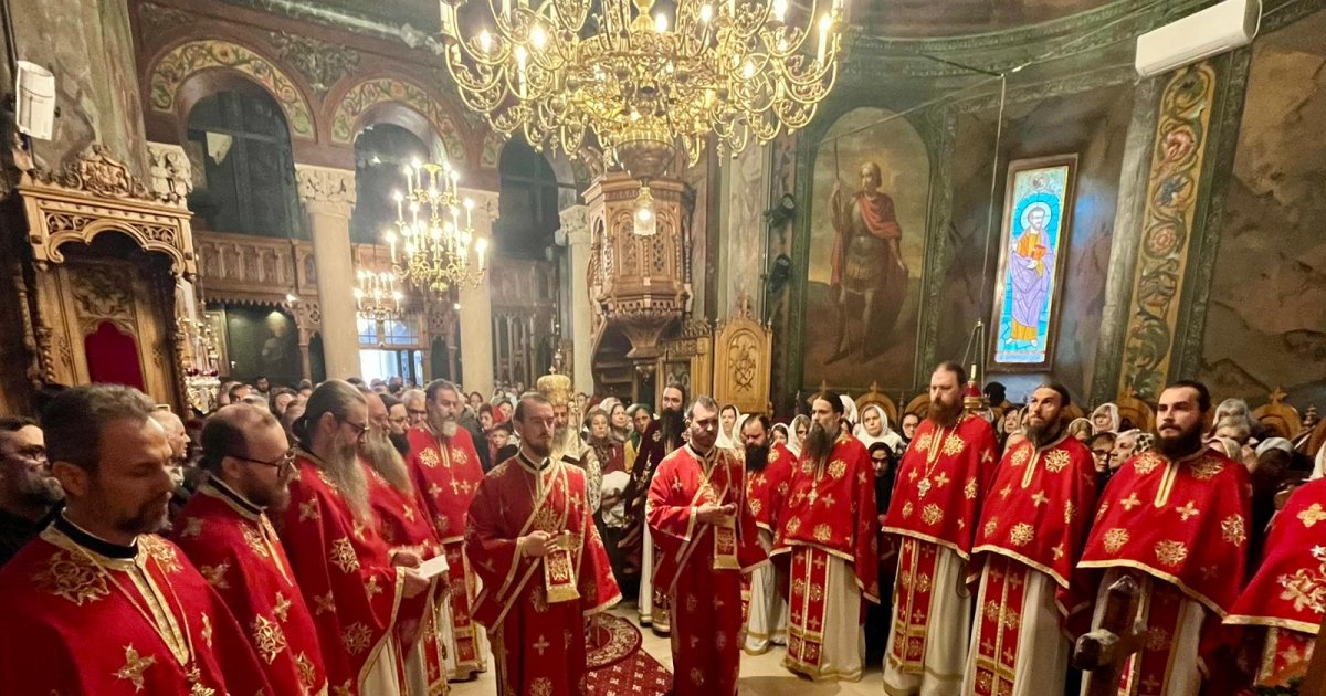 Cinstirea Sfântului Antim Ivireanul la biserica sa din București stârnește interes.