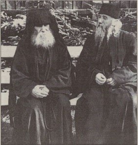 Păirinţii Paisie Olaru și Cleopa llie de la Sihăstria, uitați în rugăciunile și amintirile noastre 239724