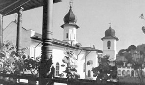 Monahiile Cleopatra şi Trifilia de la Agapia 242807