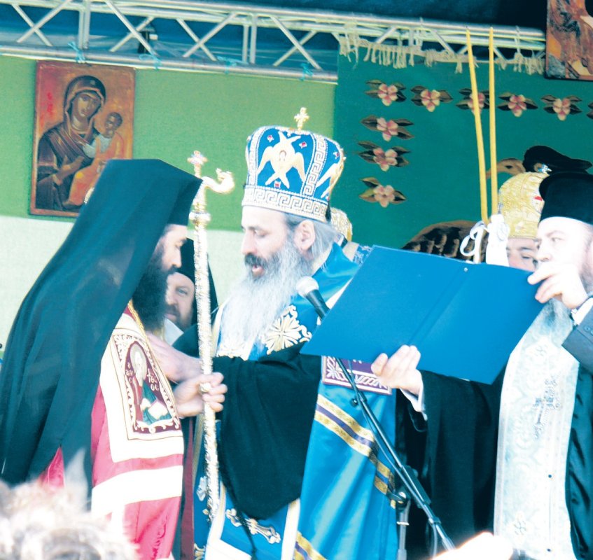 Întronizări în premieră la Tulcea şi Slatina 332422