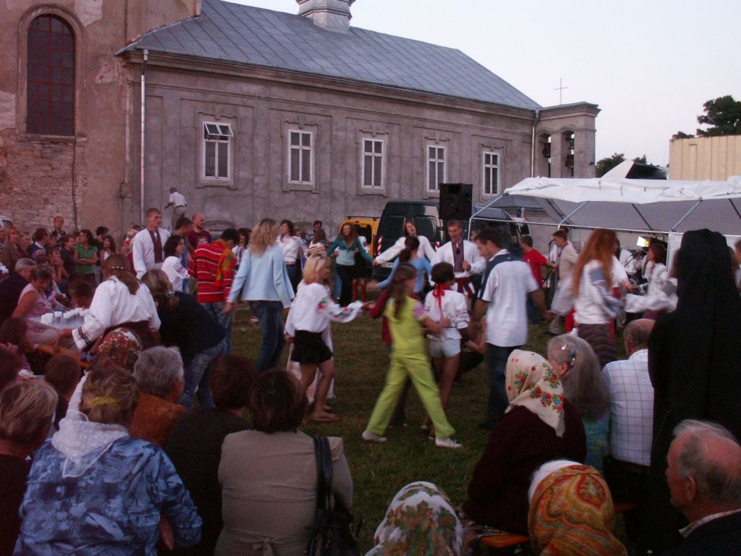 Tabăra Friedensgrund: muncă, rugăciune, pace şi reconciliere 204813