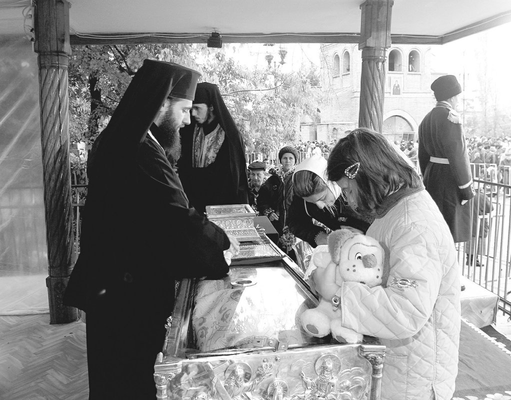 Sfântul Apostol Pavel în Bucureşti: Veniţi să luaţi binecuvântare! 331581