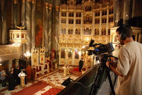„Prin mass-media, Biserica binevesteşte Evanghelia şi cheamă oamenii la comuniune sfântă” 94570